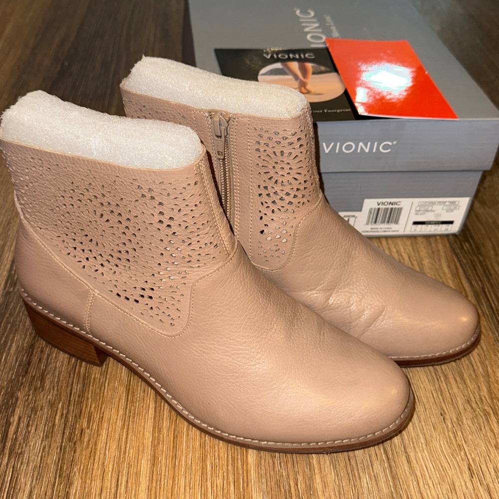 Vionic Luciana Ankle Bootie Beige Lattice leather boot nude women’s size 9